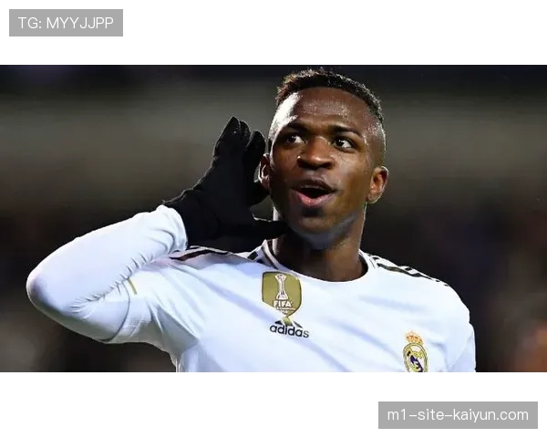 维尼修斯盘带突破造威胁 与姆巴佩搭档渐入佳境 维尼修斯盘带突破造威胁 与姆巴佩搭档渐入佳境