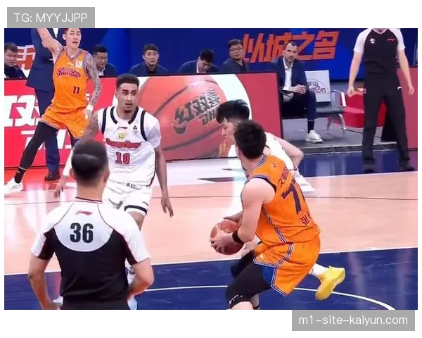 广东队三连胜期间攻防提升 萨姆纳领衔锋线冲击力增强 广东队三连胜期间攻防提升 萨姆纳领衔锋线冲击力增强